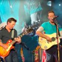 Michael J. Fox toca Johnny B. Goode con Coldplay